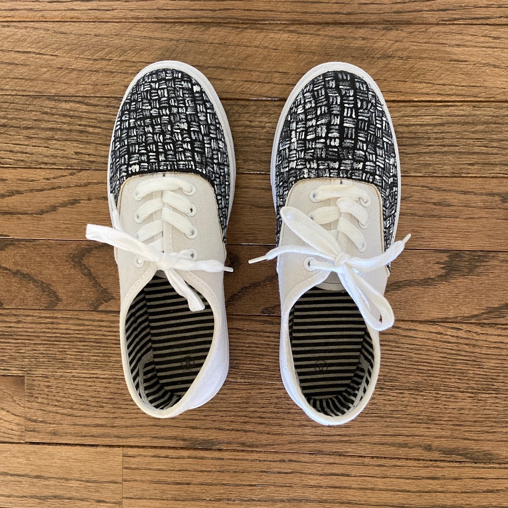 Women’s sneakers